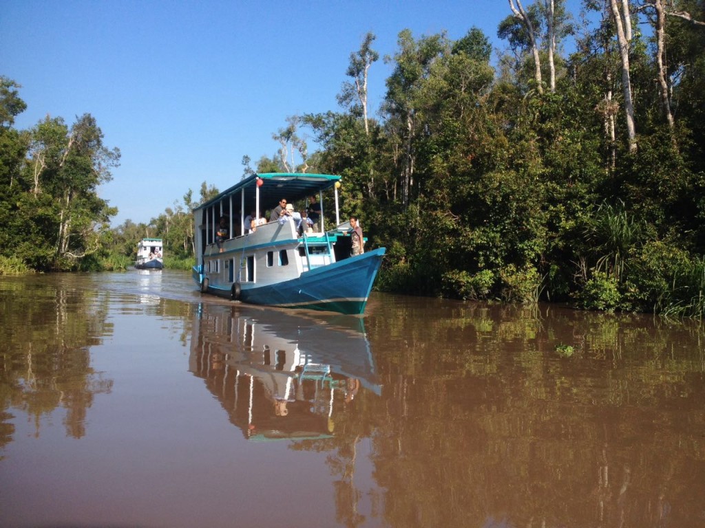 Enjoy Indonesia Tours EV-Borneo-boat