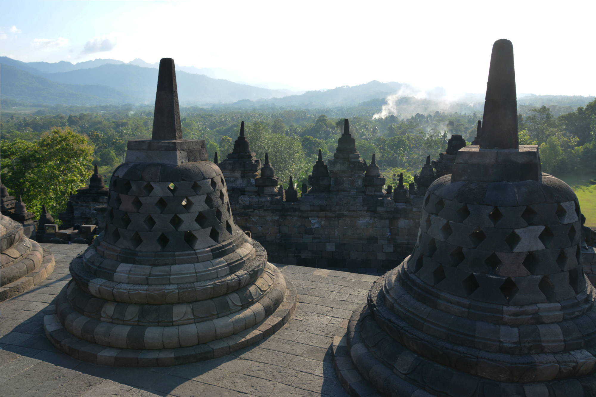Enjoy Indonesia Tours © JP Pariset Photo Temple de Borobudur 1