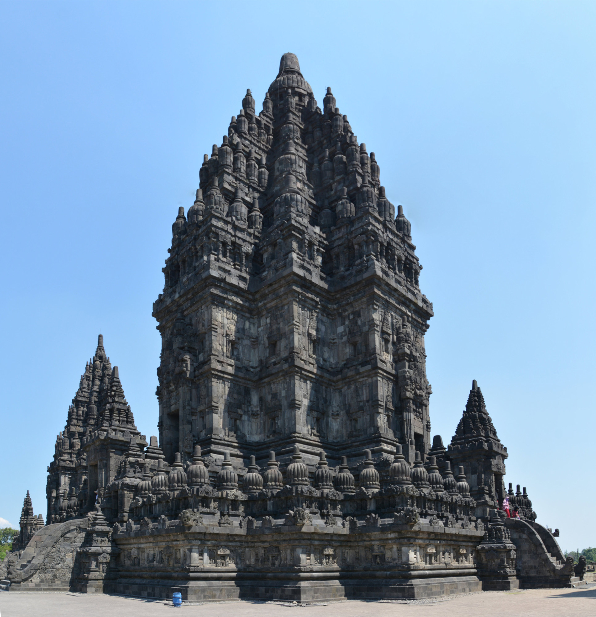 Enjoy Indonesia Tours © JP Pariset Temple de Prambanan Photo 1