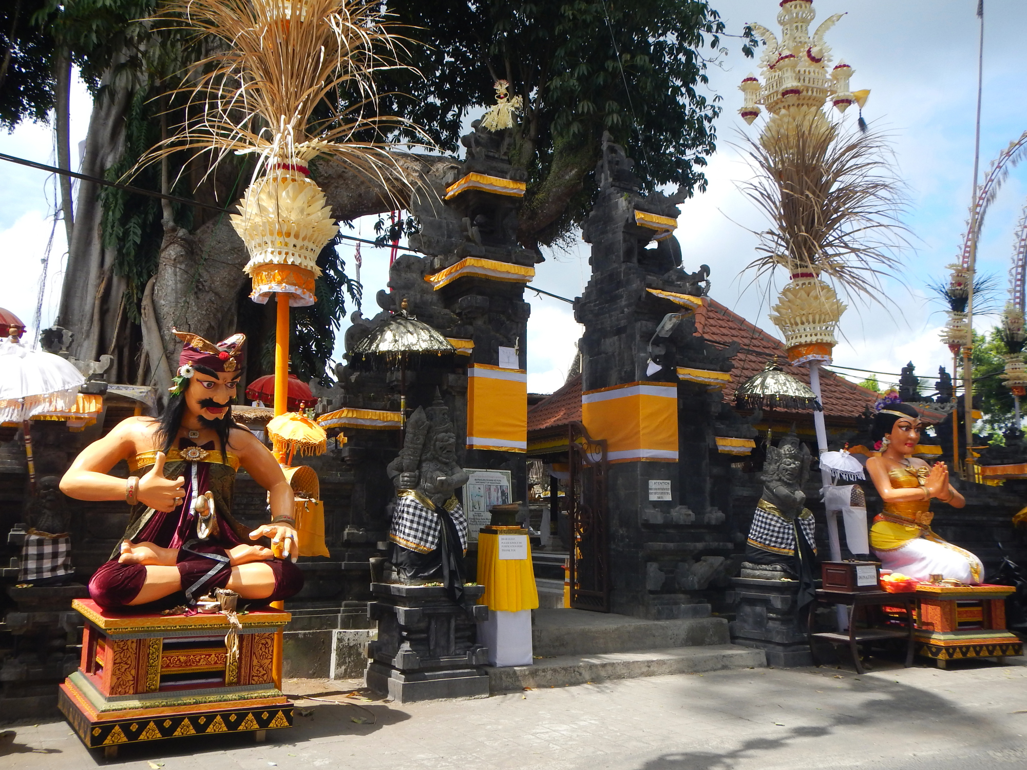 Enjoy Indonesia Tours © JP Pariset Photo Bali Temple 2