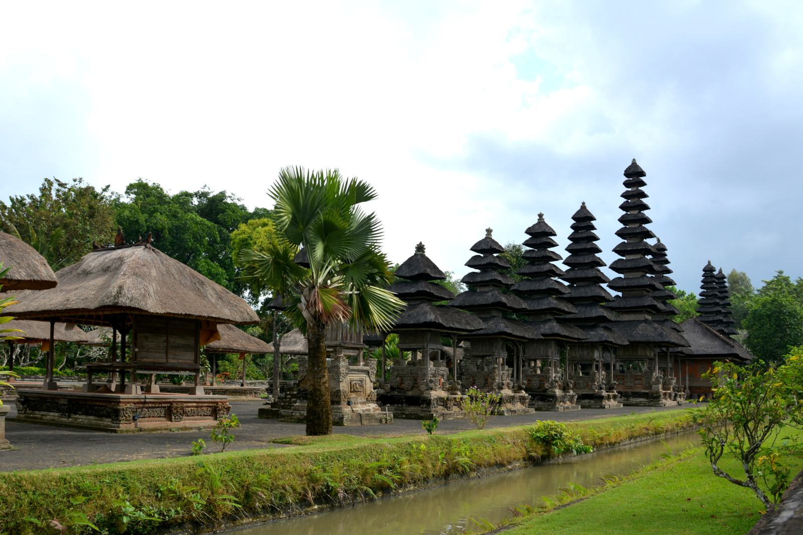 Enjoy Indonesia Tours © JP Pariset Photo Temple de Taman Ayun